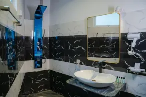 Fogy Ella Hotel - Image 2