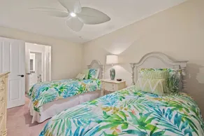Beautiful Beachfront two-bedroom condo with a pool. - Image 5