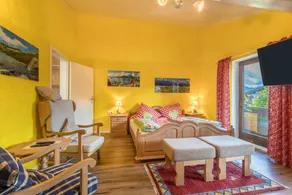 Comfortable and lovely one-room apartment with balcony, mountain view and Wi-Fi - Image 2