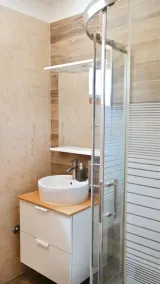 Holiday house with pool - Image 3