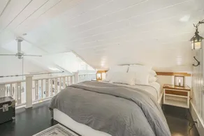 Birdie Cottage: Charming Saugatuck Cottage, Walk to Downtown, Screen Porch - Image 3