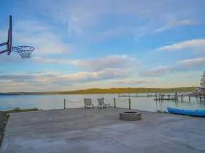 Sunrise@Potlatch-Waterfront Luxury Home Hood Canal - Image 2