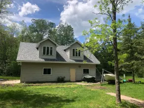 New 2 bedroom cottage house sleeps 7 on 214 ft lake frontage! - Image 4