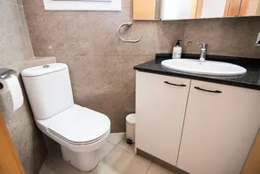 Ático con terraza de 50 m² delante del mar en Sitges - Image 2