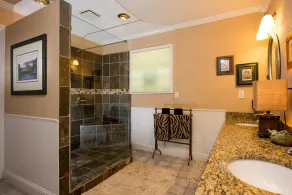 Private 7 Bedroom Country Home On 5 Acres 10 Min From The Lake- Pool/Hot tub - Image 5
