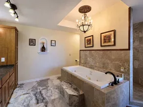 Riviera Paradise Lake Luxury - Image 3