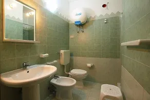 Appartement avec piscine, 2 chambres au bord de la MER, Wi-Fi, A/C, Terrasse, - Image 2