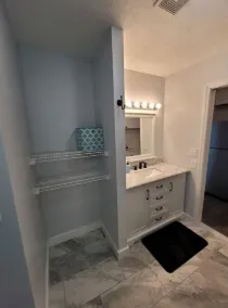 New Bedroom, Kitchen and Bathroom with a Pool - Image 4