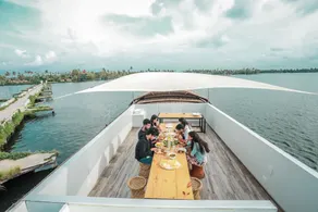 Luxury 5 bedroom boat house with open deck - Image 5