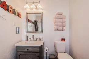 Artful Cake House Retreat | Trails & Park Nearby - Image 5