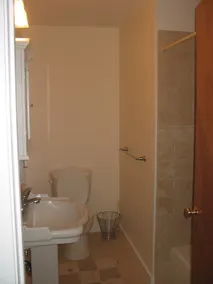 SPACIOUS HOME - WALK TO OCEAN BEACH- SOUTH OF MONTAUK HIGHWAY - Image 2