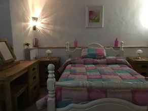Landejendom med egen privat pool, sover op til 8 personer. - Image 3