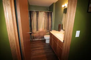 Quiet 3 bedroom house on 11 acres with 3 acre fully stocked private pond. - Image 4