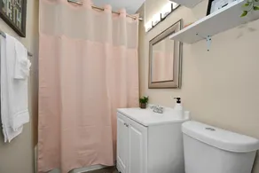 Spacious Home w/ King Bed - mid of Kemah and Galveston - Image 5