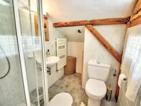 Chalet rénové à Morzine avec 5 chambres, parking et WIFI - Image 2