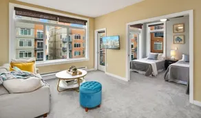 DT Designer's 2BR Condo Parking Tub Pool - 99 walk score - Image 4