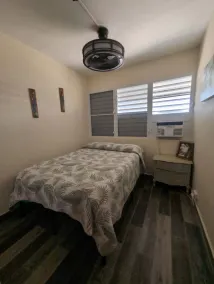 Spacious 3 Bedroom Condo steps from beach - Image 4