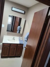 House with 2 separate living areas - Image 4