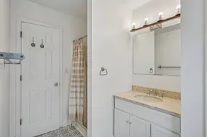 Oceanblock 4 bed / 4 full baths with Courtyard, Outdoor Shower, 2 Decks - Image 5