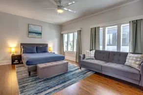 4 BD Entire House Located Close to Downtown and Little Italy! - Image 5