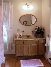 Nelson Pines Rose Rm - 1 of 3 private rooms in Cooperstown Classic Victorian - Image 2