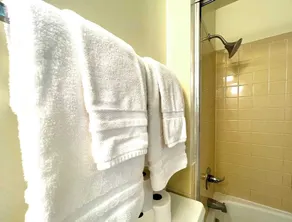 Star Gate Motel - Image 3