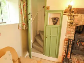 OLD CROSS COTTAGE, pet friendly in Whitchurch Canonicorum - Image 2