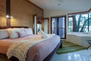 Noosa Luxury Lakehouse 3 Bdrm  (2 bdrm lockoff) - Double spas & wood fire - Image 5