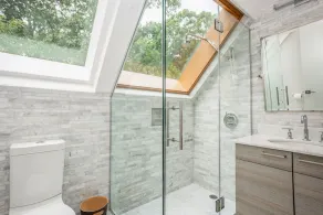 Unique Modern Barn House in Sag Harbor - Image 4