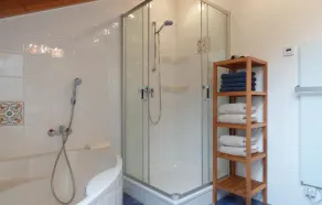 2 bedroom gorgeous apartment in Egling - Image 4