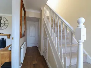 6 Barleycroft - Image 2