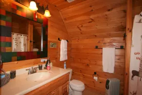 Family Fun Cabin-Hike Otter Falls/Firepit/New Hot Tub/TheatreRoom/Ideal Location - Image 5