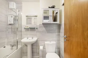 The Summit Apartment Aberdeen City Central Perfect Short or long stay - Image 2