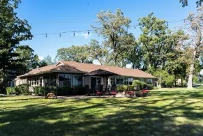Lake House - Image 4