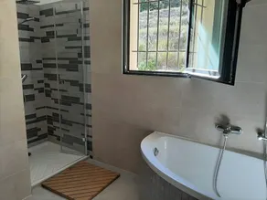 Panoramic villa with heated pool - Image 2