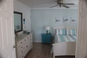 Paradise Point. 1 minute to fast water and a beach!  Pool, Spa, Dock. Sleeps 10 - Image 4