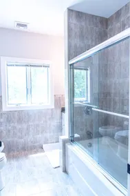 Water View Modern Villa 8 minutes to Newport, Sleeps 8,Near Beaches! WiFi  - Image 2