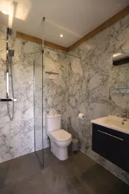 Red Oaks Shepherds hut - Image 2