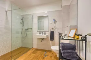 Modern 6-BR villa for 12+2 with pool close to Pula - Image 3