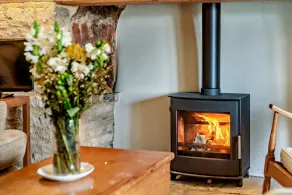 Beautifully presented dog friendly - Bea's Cottage - Image 3