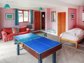 2 bedroom accommodation in Brading, near Sandown - Image 4
