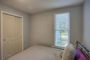Quiet Updated Cottage in Urbana Near UIUC Campus - Image 5