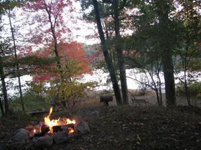 Spacious, Secluded RV On Private Lake with Own Access - Image 2