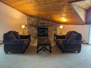The Carriage House Inn Bed and Breakfast - Image 3