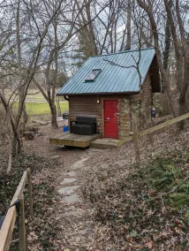 W Avl Tiny Home, tierfreundlich, in der Nähe der Innenstadt - Image 5