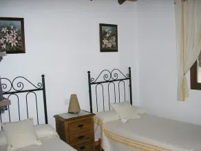 Traditionelt, andalusisk hus med privat pool midt i skoven - Image 4