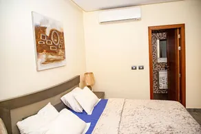 Prestigious two bedroom apartment gives you luxurious home ambiance. - Image 3