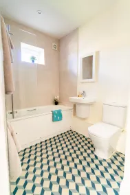 Elm Cottage - Stylish & Sunny Studio Flat with Countryside Views - Image 3
