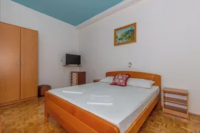 Holiday apartment with sea view and air conditioning - Image 4