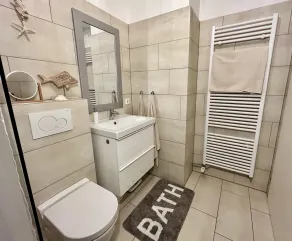 Appartement rez de chaussée avec terrasse sud à 100 m de la plage - Image 3